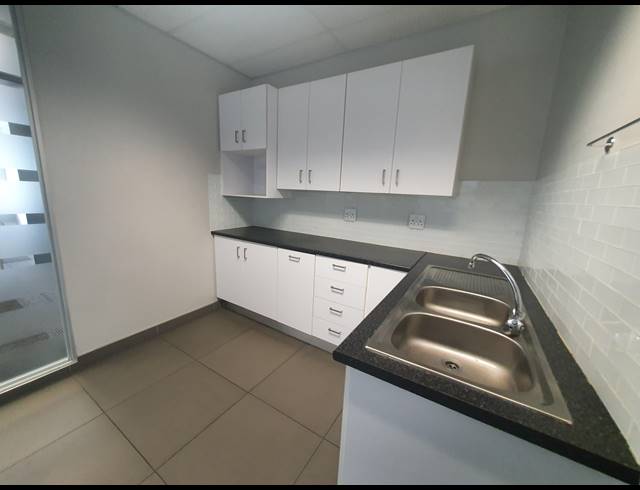 797M² OFFICE TO LET IN BEDFORDVIEW